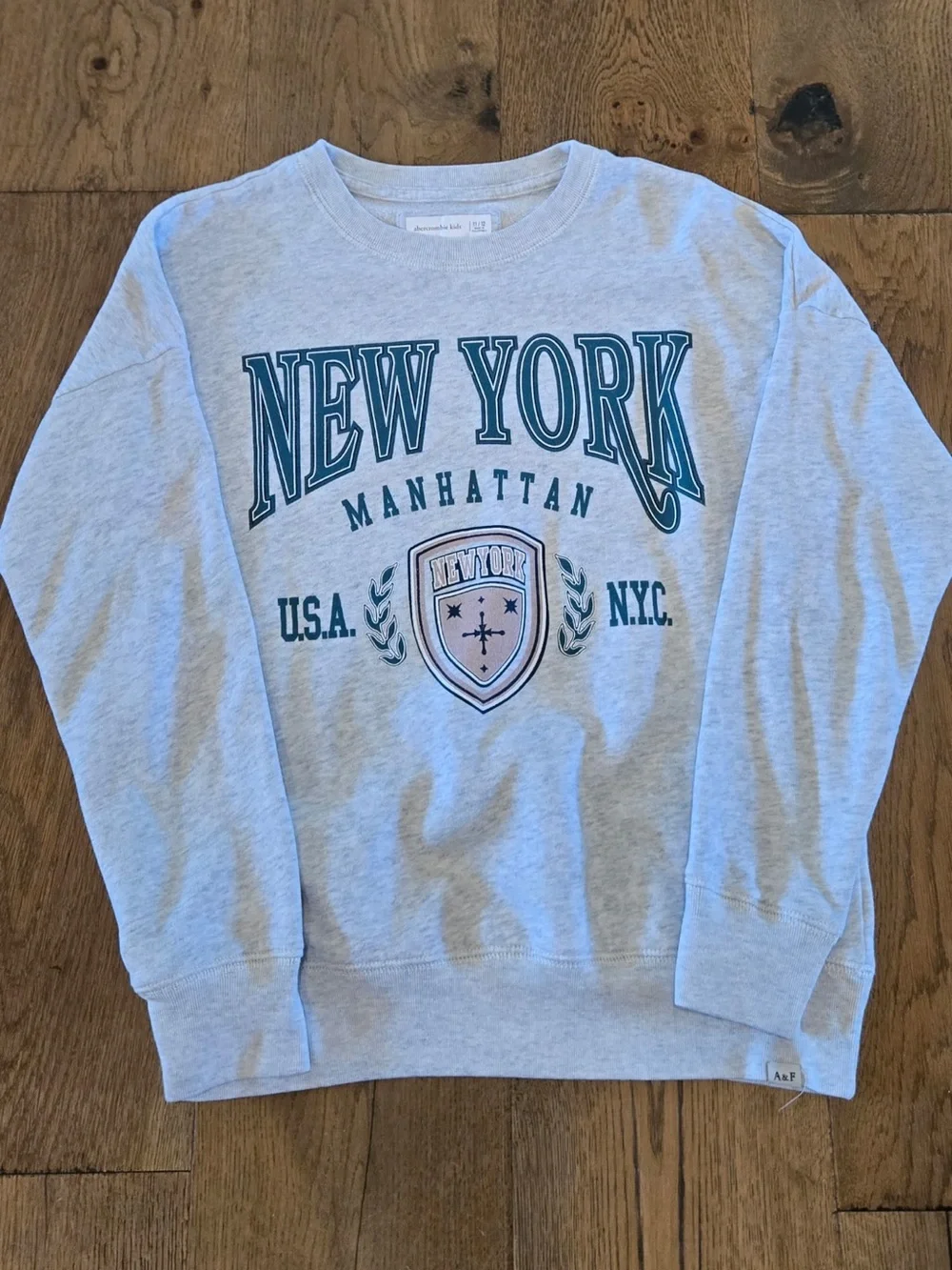 Abercrombie & Fitch Light Gray New York Manhattan Graphic Crewneck